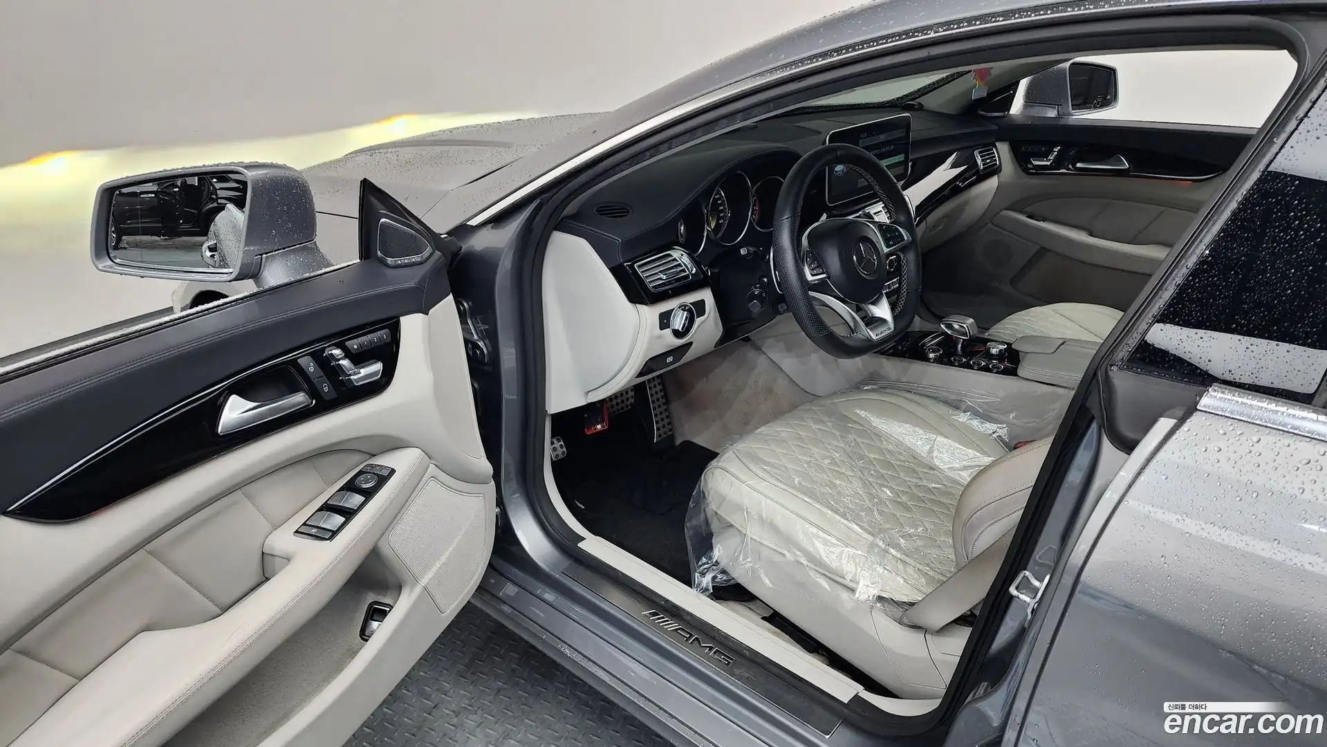 CLS-Class Mercedes-Benz 2011.11-INNER-010