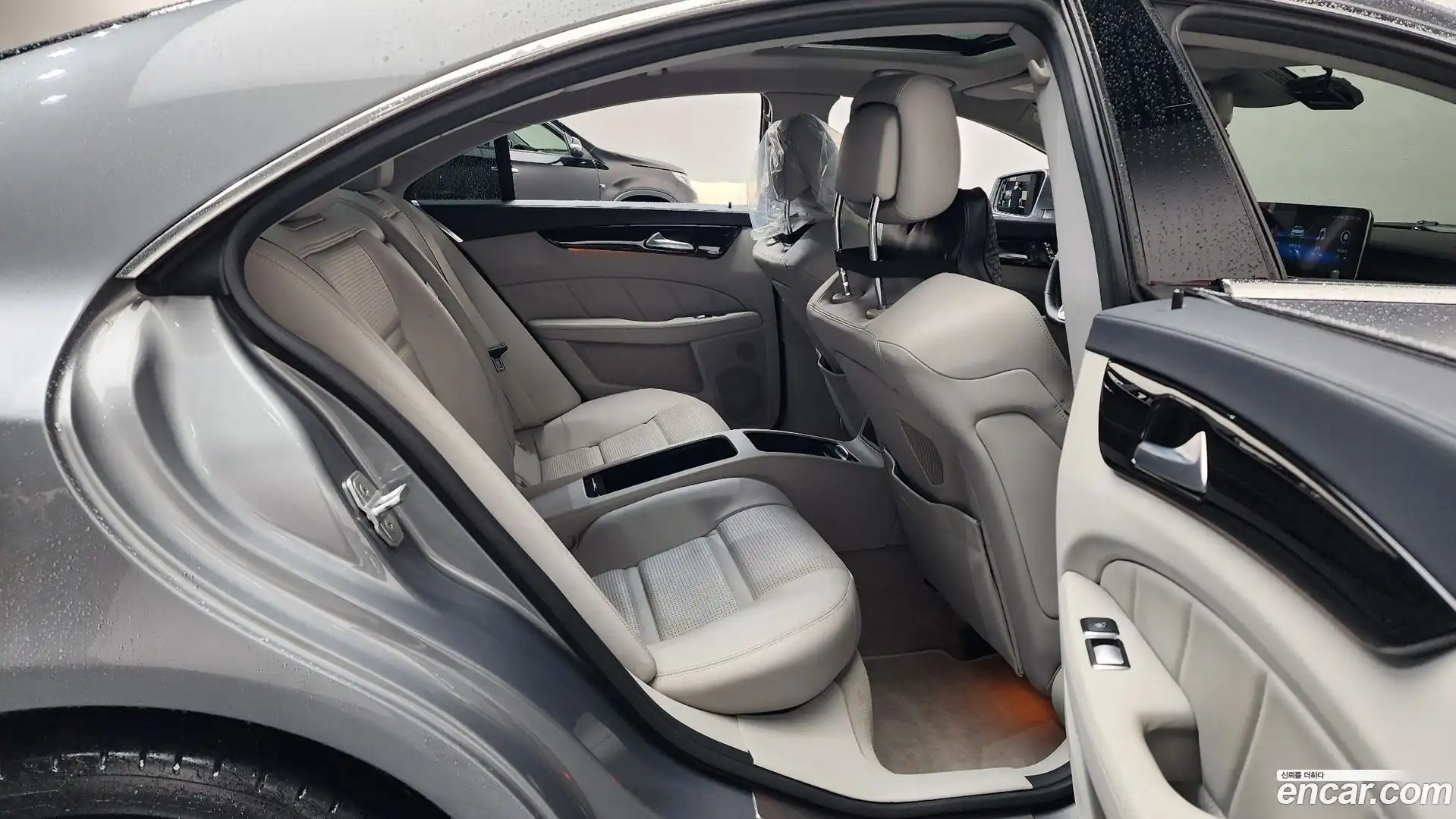 CLS-Class Mercedes-Benz 2011.11-OPTION-015