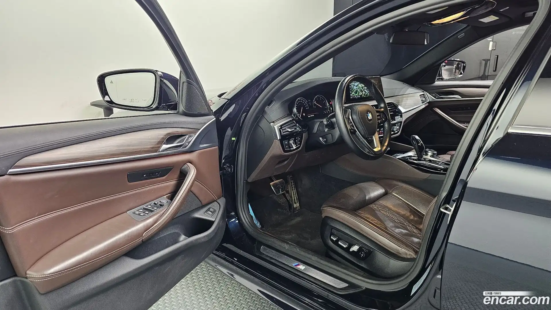 5-Series BMW 2017.10-INNER-010