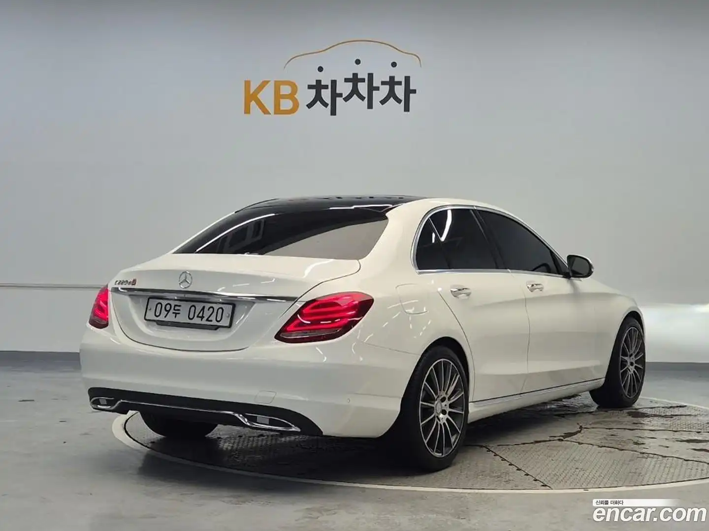 C-Class Mercedes-Benz 2015.9-OUTER-003