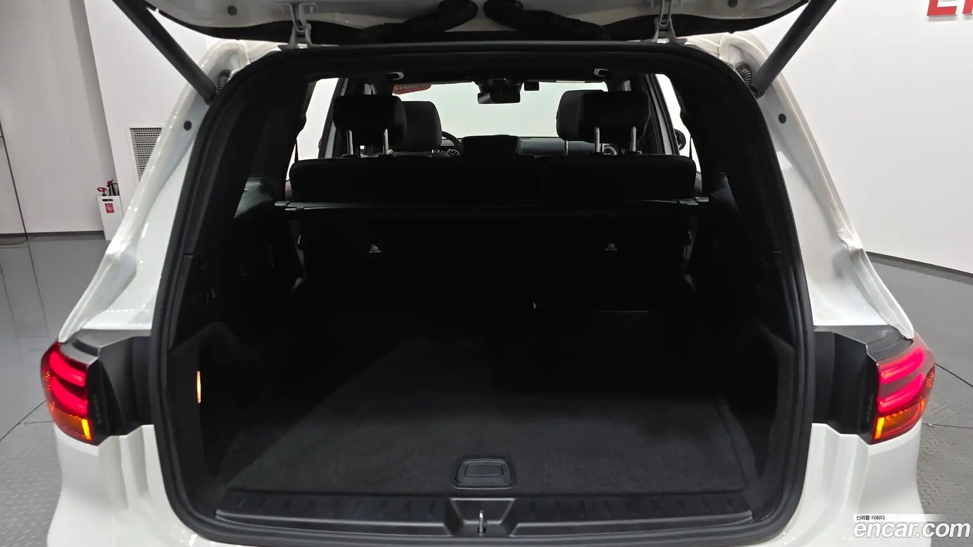 GLB-Class Mercedes-Benz 2025.4-OPTION-046