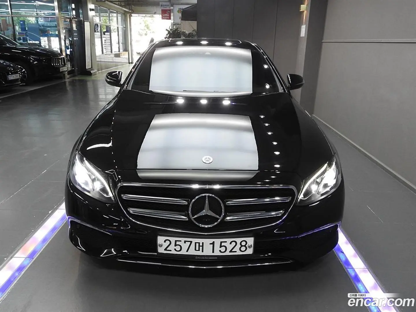Main__Slider__Photo:E-Class Mercedes-Benz 2019.11-0
