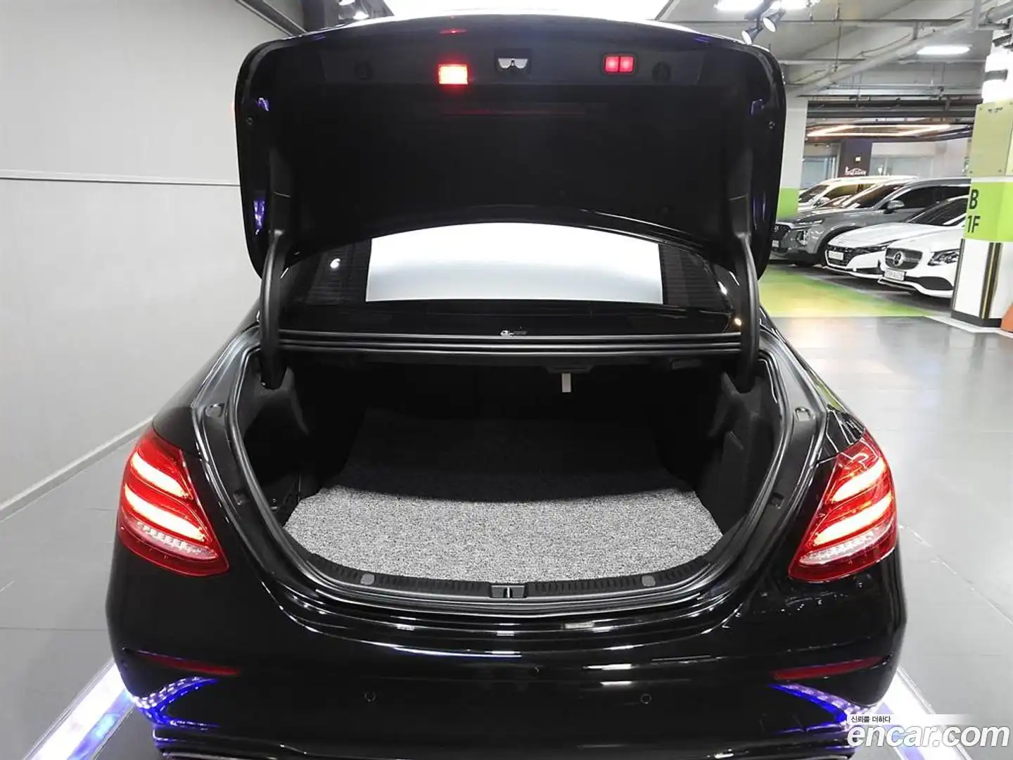 E-Class Mercedes-Benz 2019.11-OUTER-004