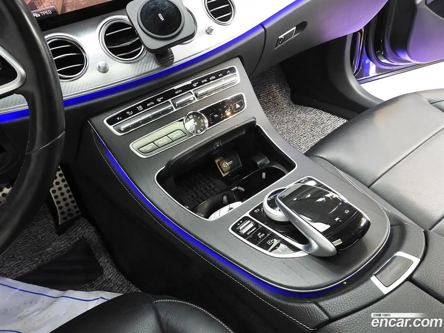 E-Class Mercedes-Benz 2019.11-OPTION-020