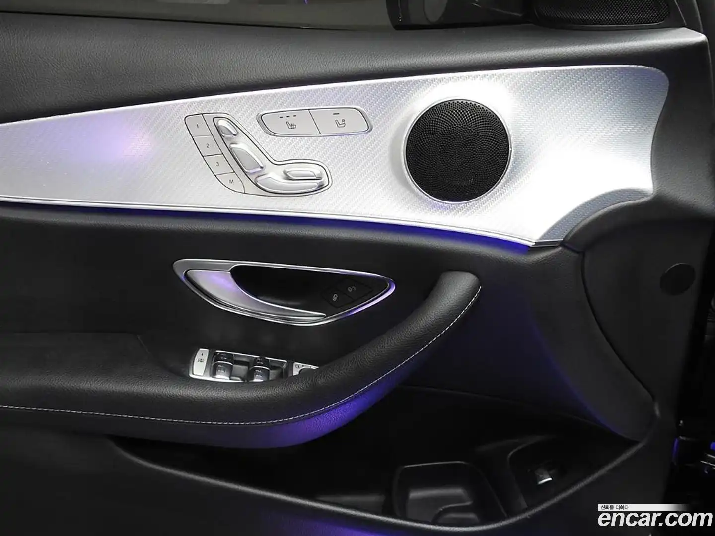 E-Class Mercedes-Benz 2019.11-OPTION-023