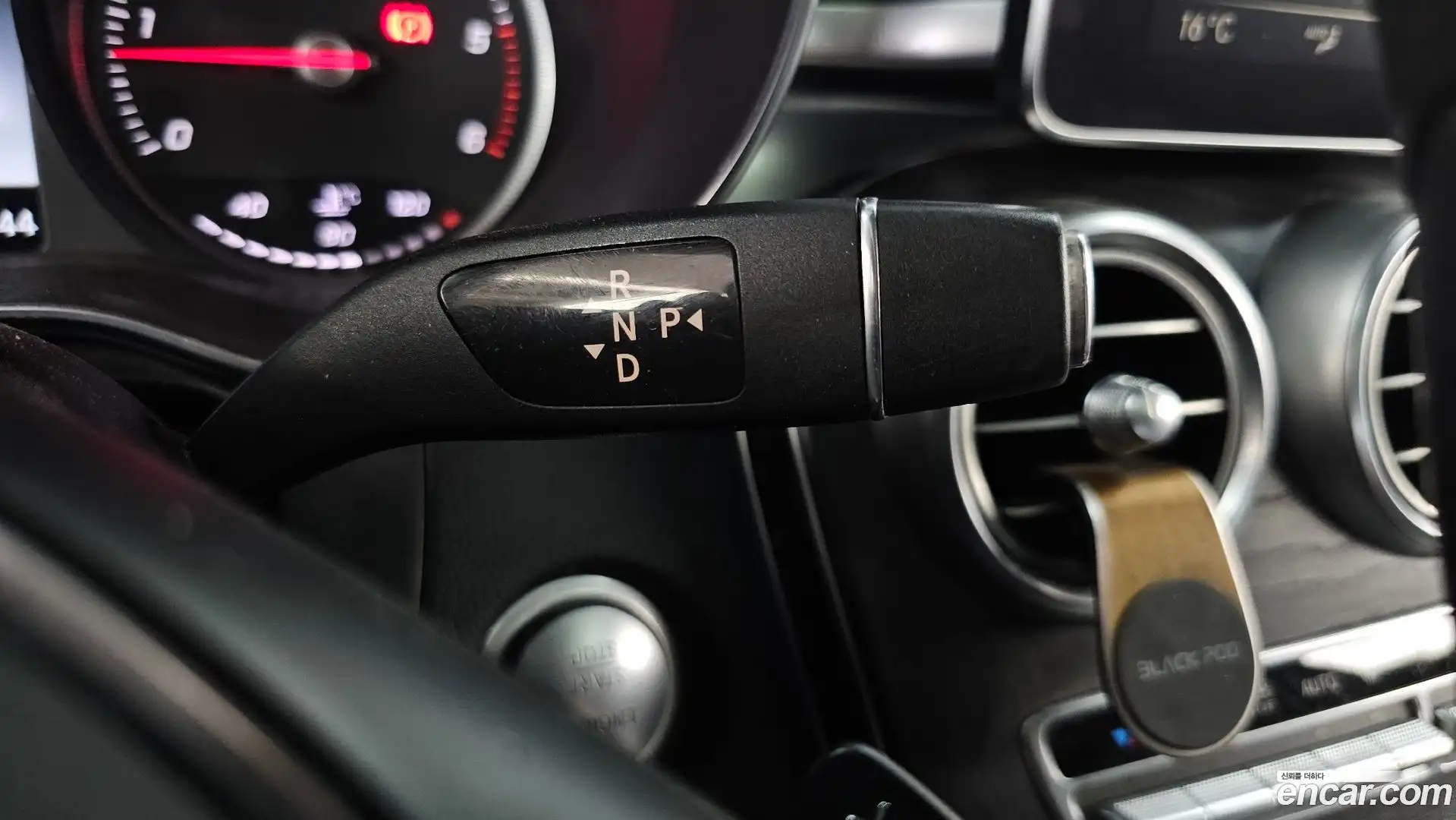 GLC-Class Mercedes-Benz 2017.2-INNER-009