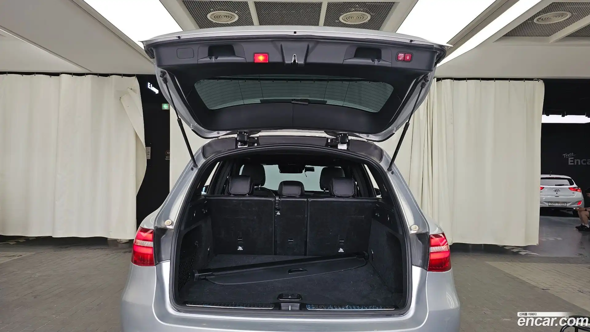 GLC-Class Mercedes-Benz 2017.2-OPTION-023