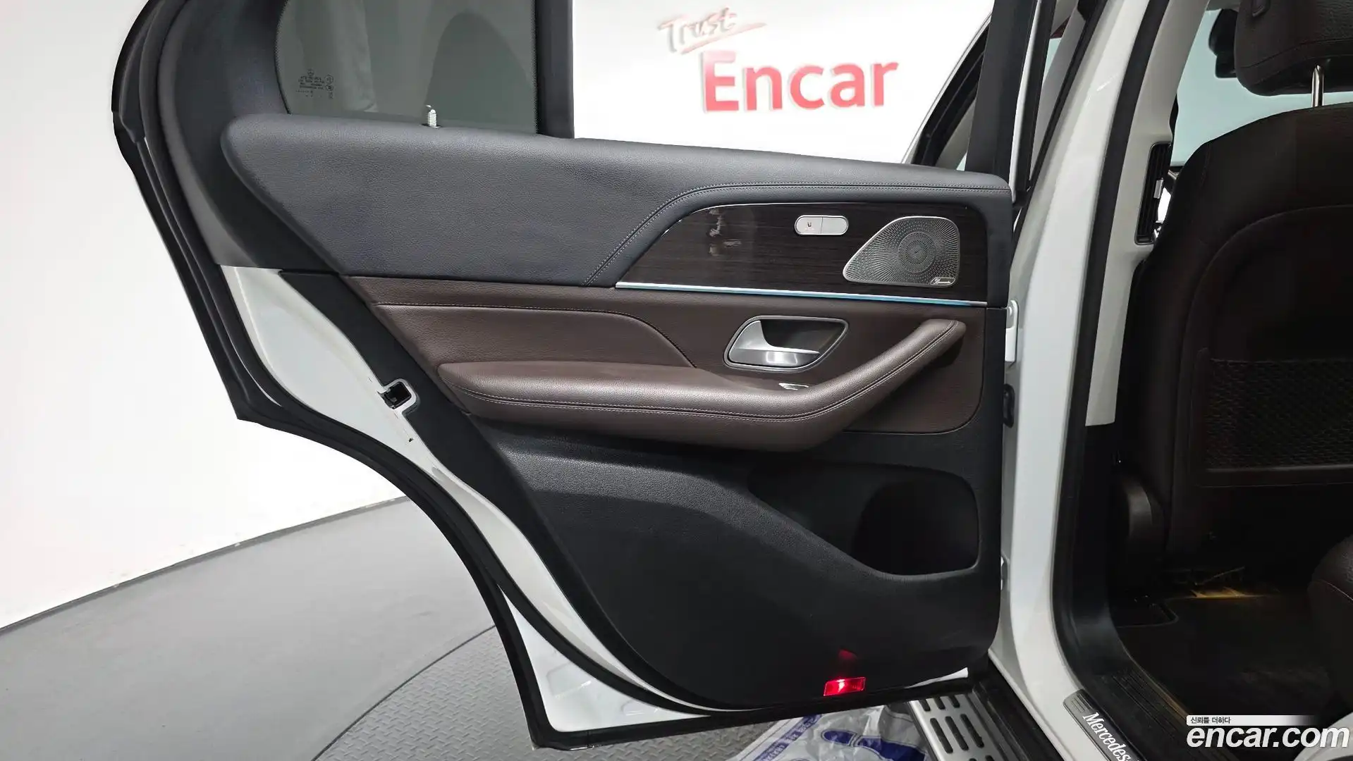 GLE-Class Mercedes-Benz 2022.9-INNER-035