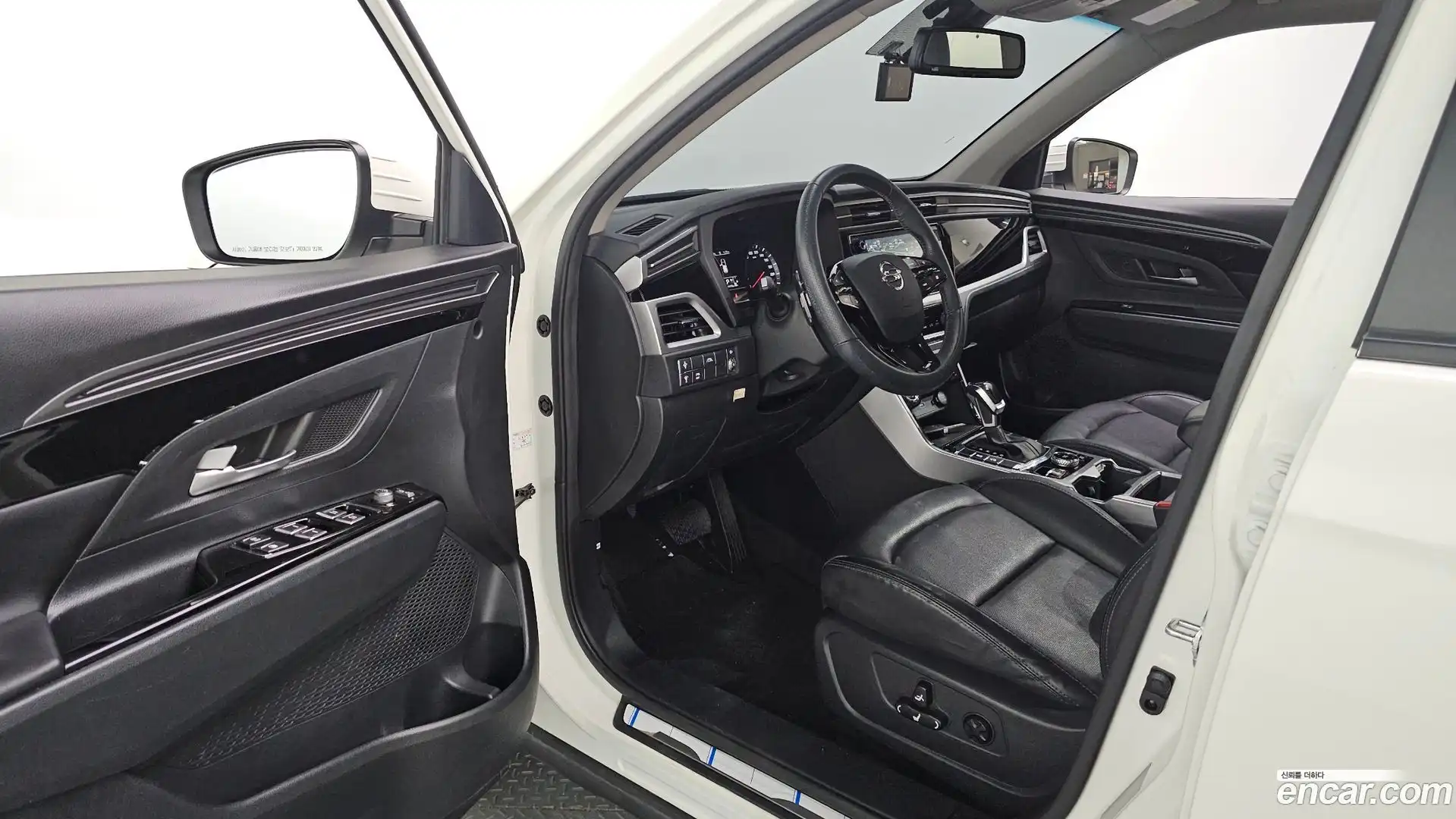 KORANDO KG Mobility 2022.9-INNER-010