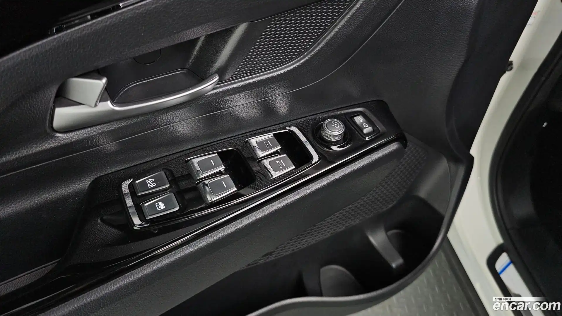 KORANDO KG Mobility 2022.9-OPTION-021