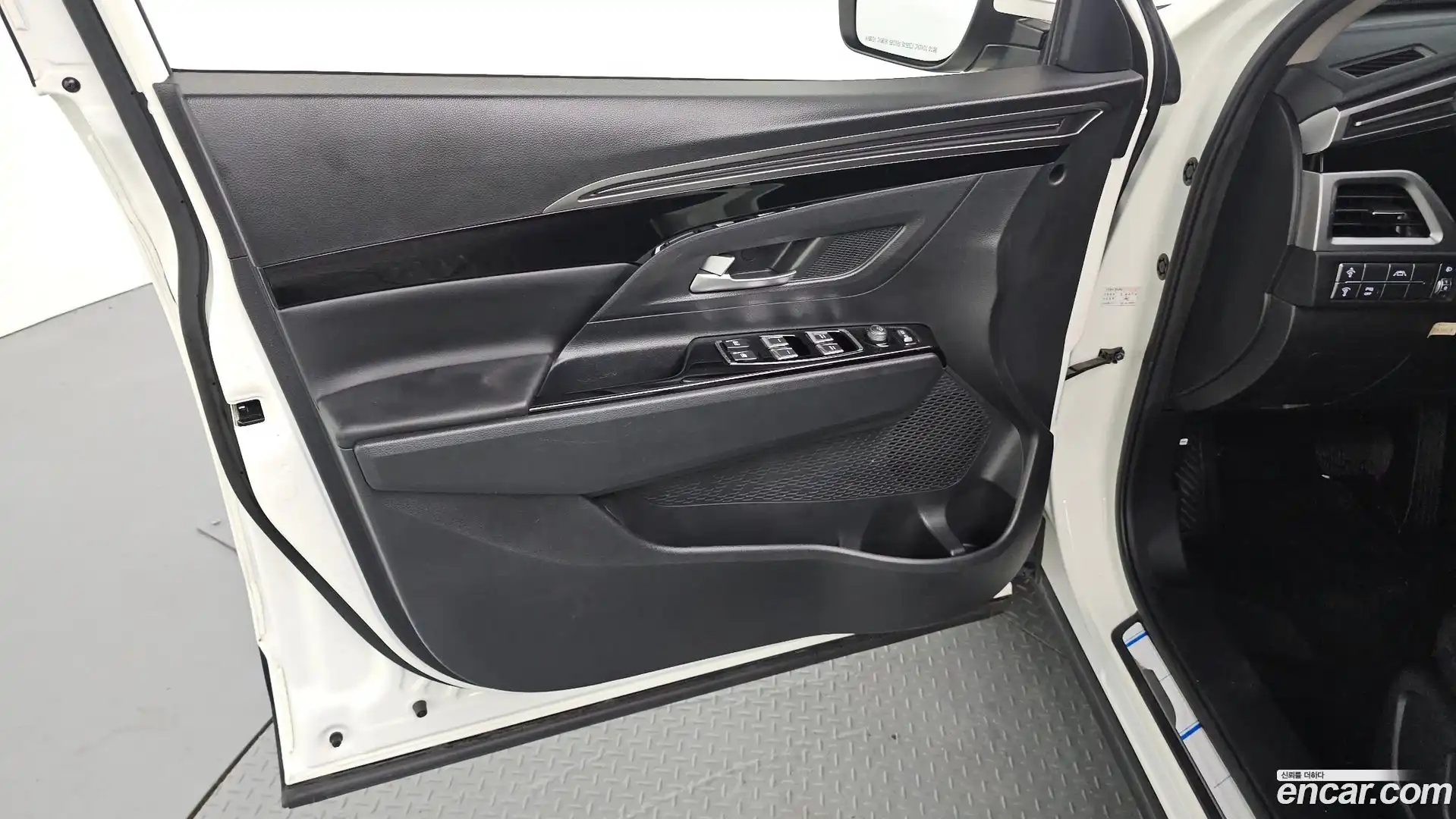 KORANDO KG Mobility 2022.9-INNER-034