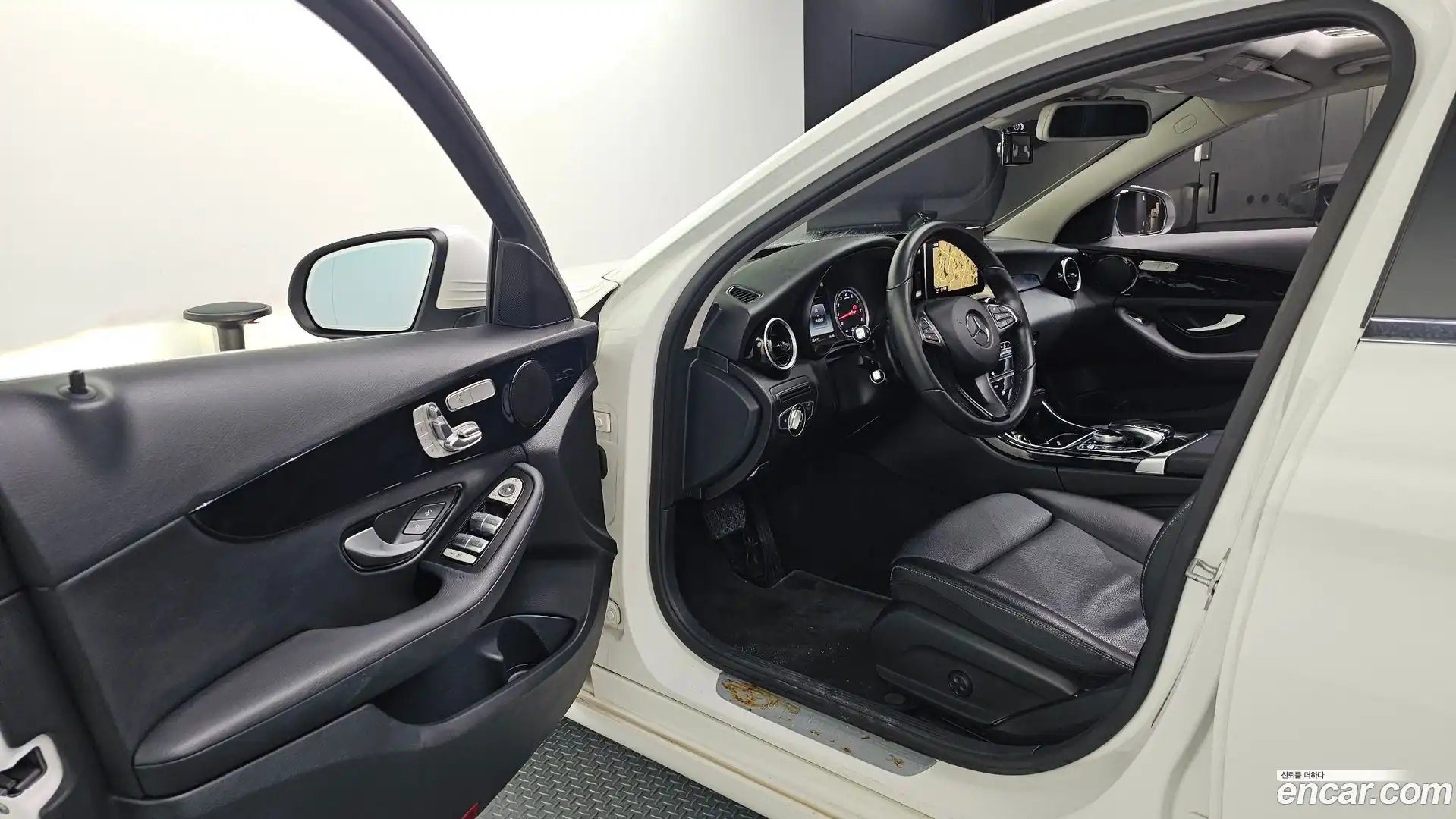 C-Class Mercedes-Benz 2015.7-INNER-010