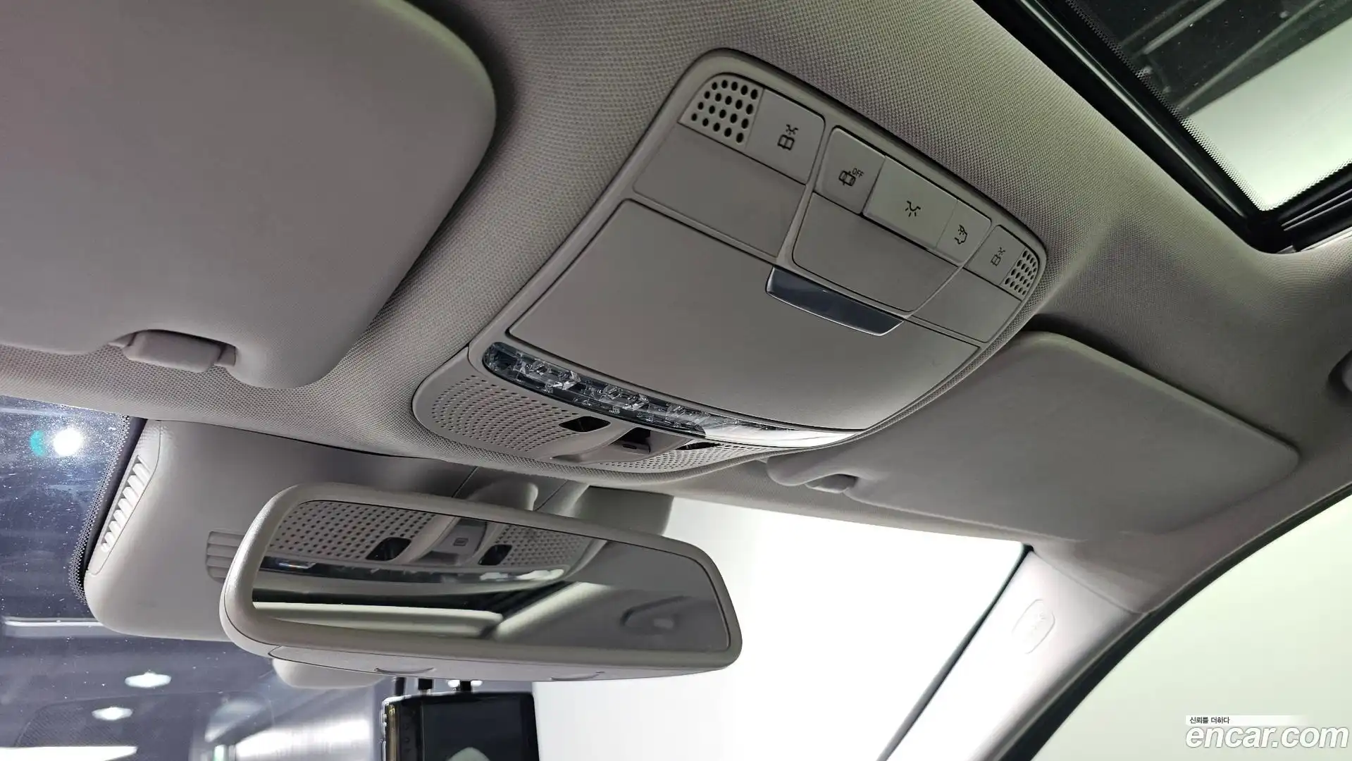 C-Class Mercedes-Benz 2015.7-OPTION-022