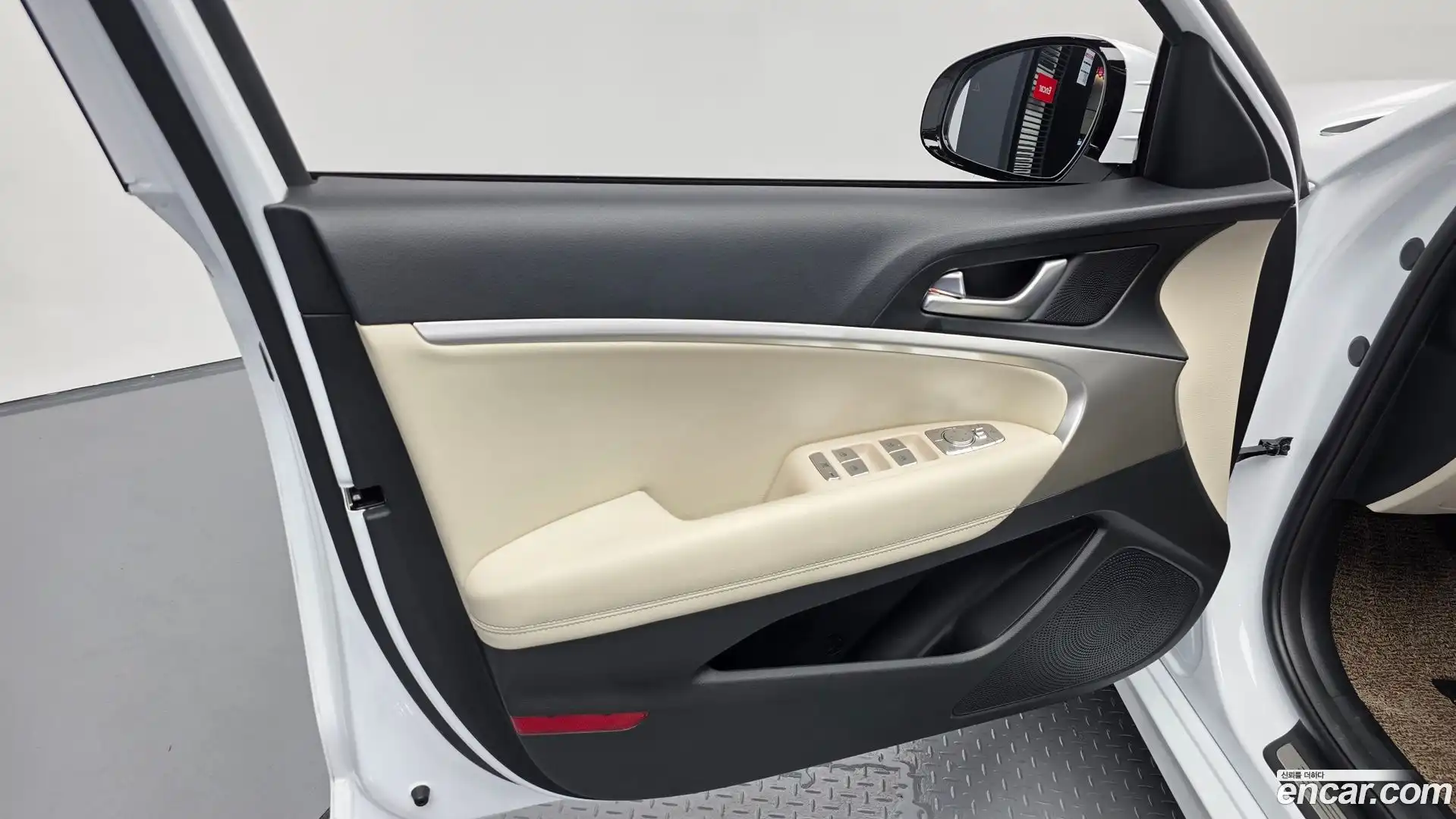 G70 Genesis 2024.4-INNER-034