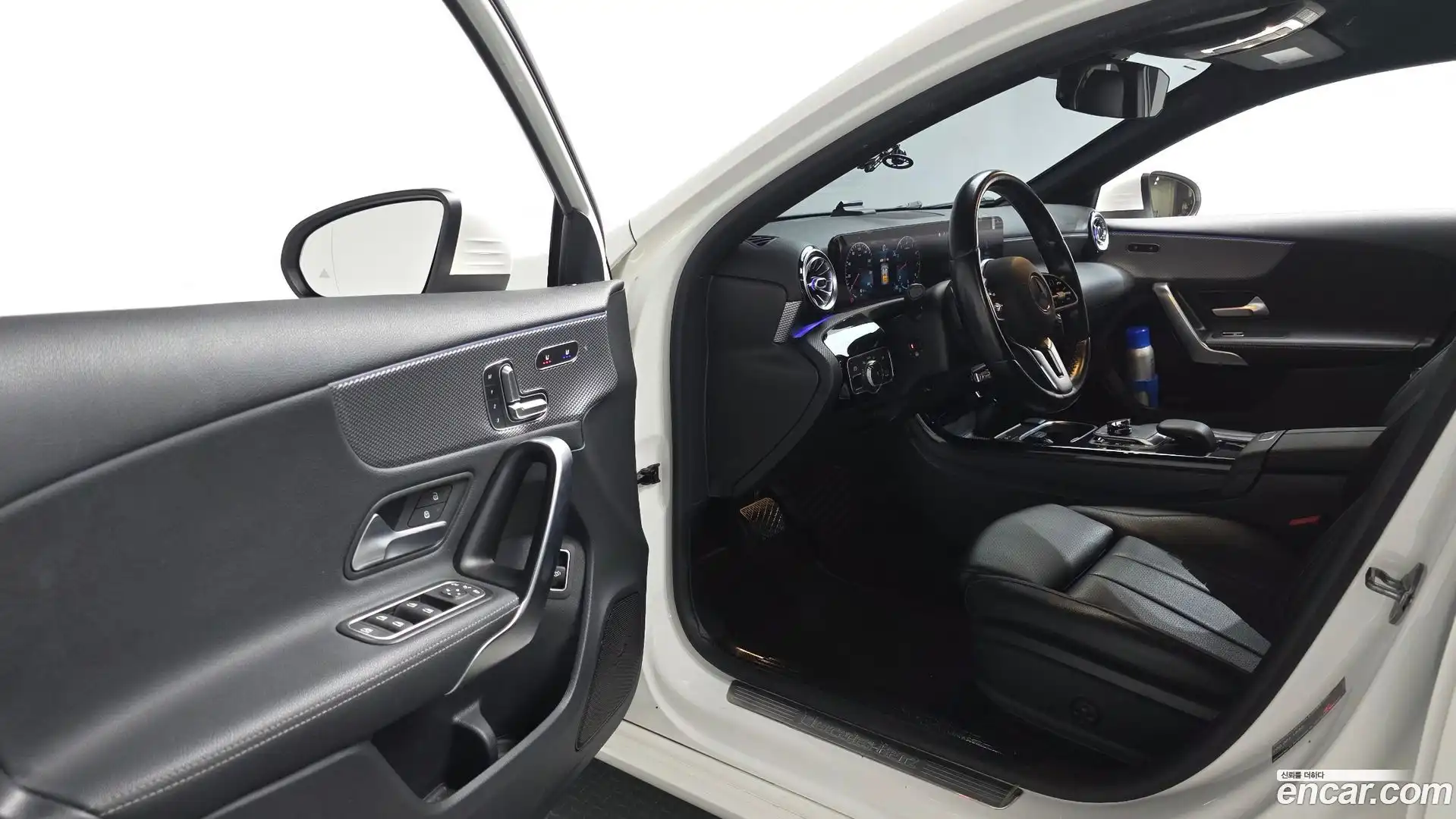 A-Class Mercedes-Benz 2021.0-INNER-010