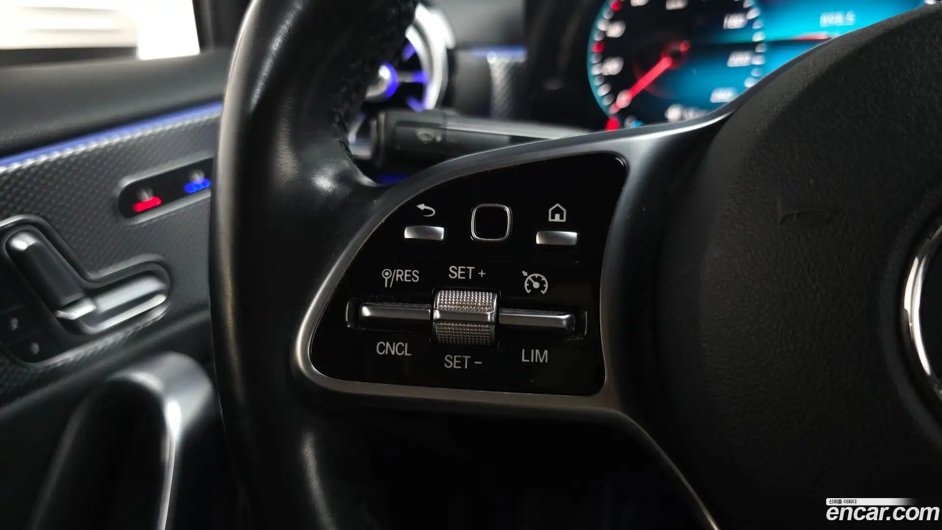 A-Class Mercedes-Benz 2021.0-OPTION-021