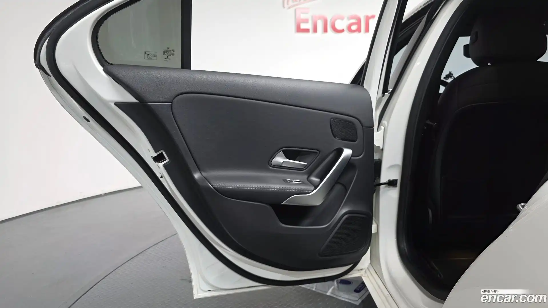A-Class Mercedes-Benz 2021.0-INNER-035