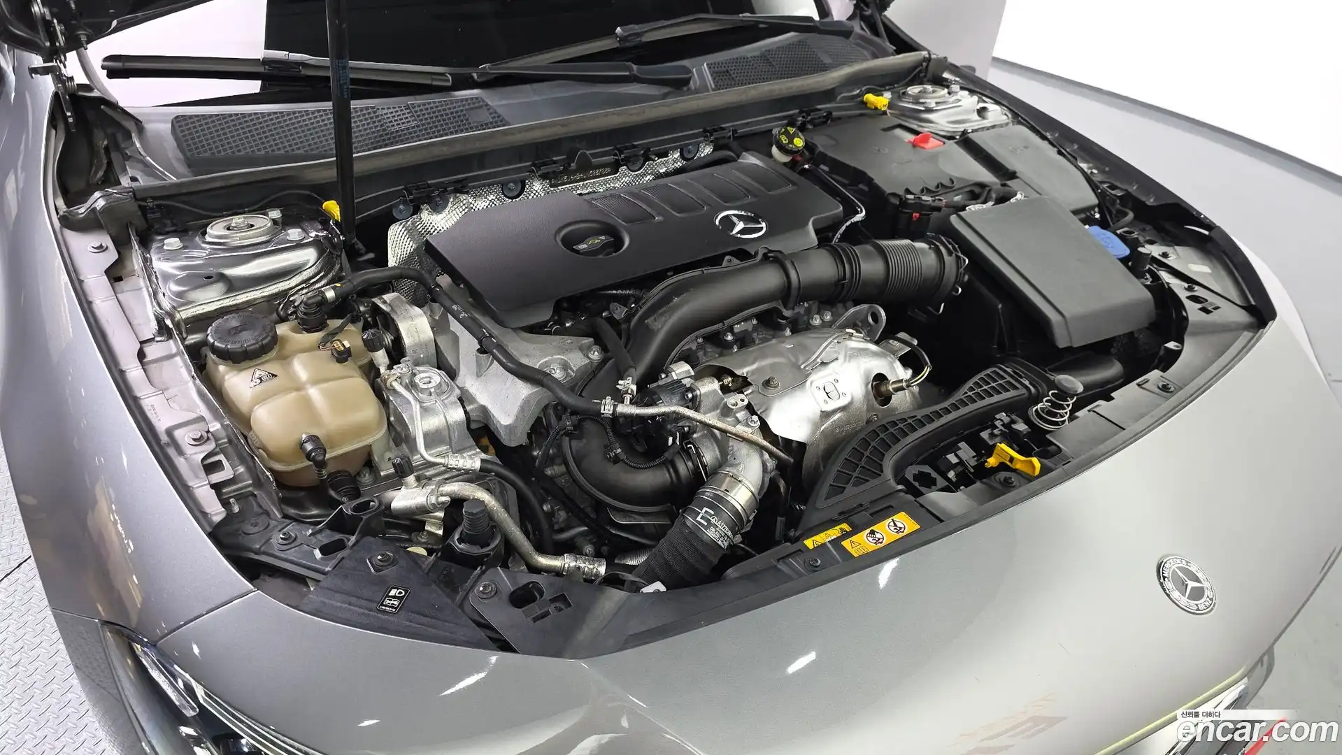 CLA-Class Mercedes-Benz 2020.4-OUTER-006