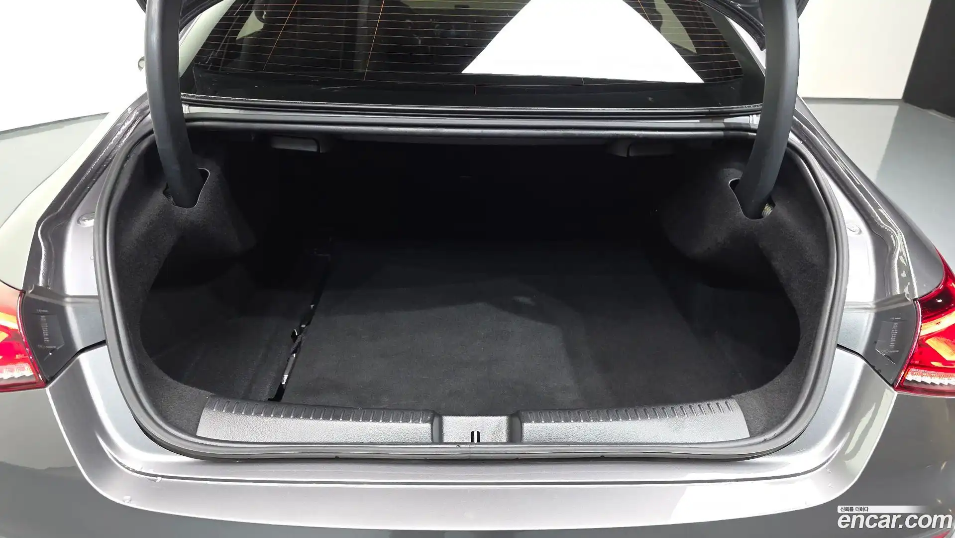 CLA-Class Mercedes-Benz 2020.4-OPTION-024