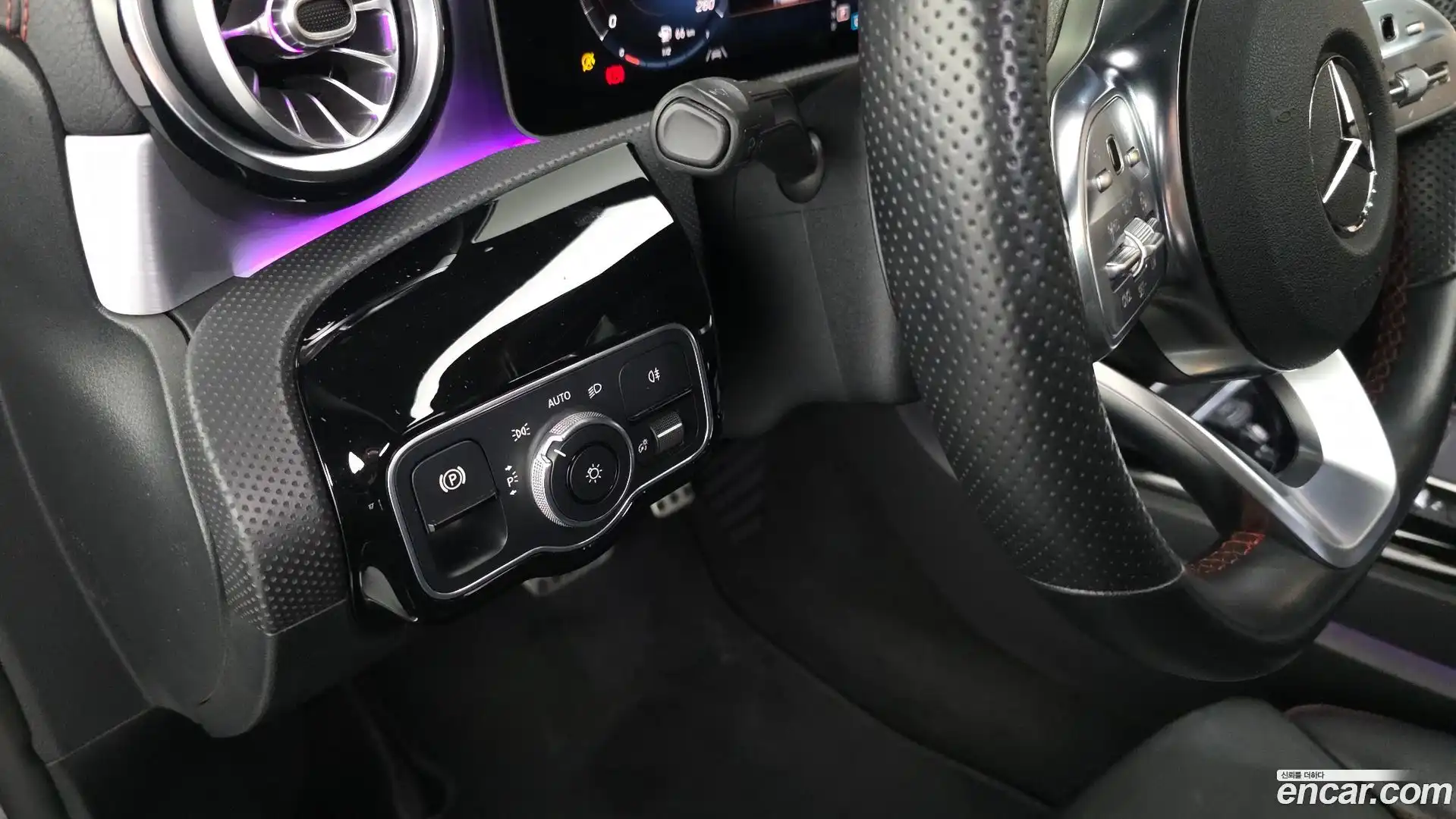 CLA-Class Mercedes-Benz 2020.4-OPTION-040