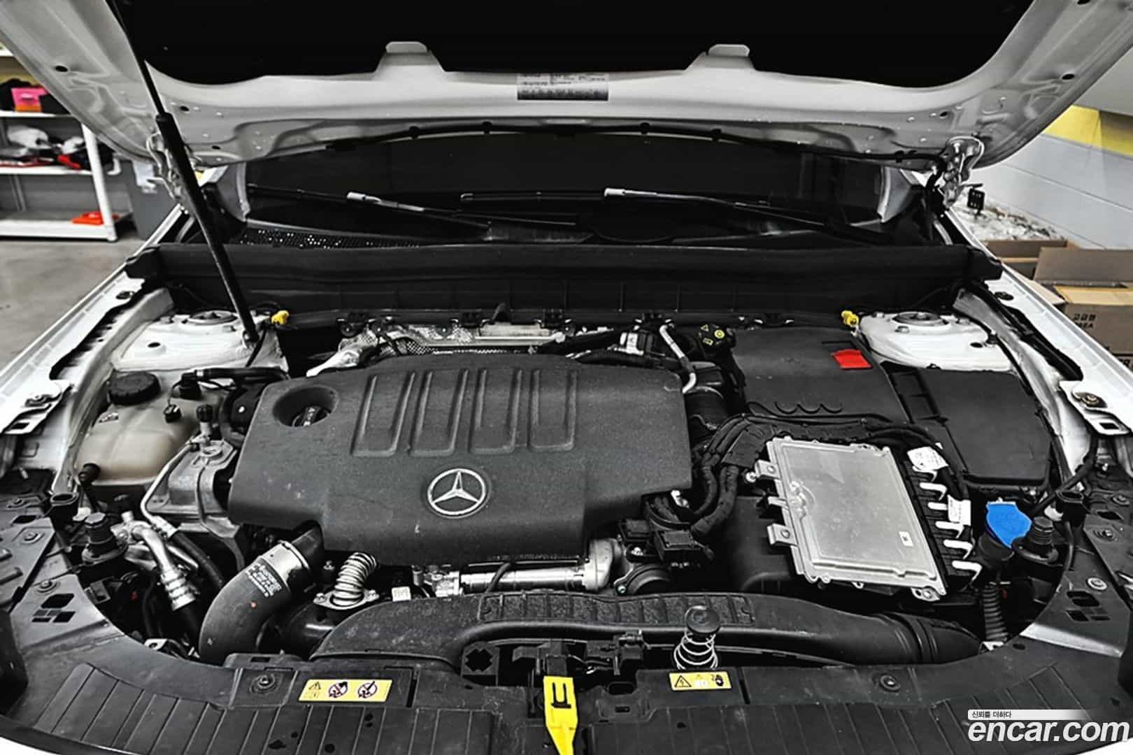 GLB-Class Mercedes-Benz 2021.8-INNER-009