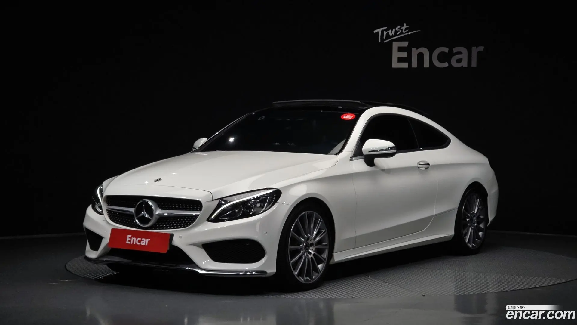 Main__Slider__Photo:C-Class Mercedes-Benz 2018.5-0