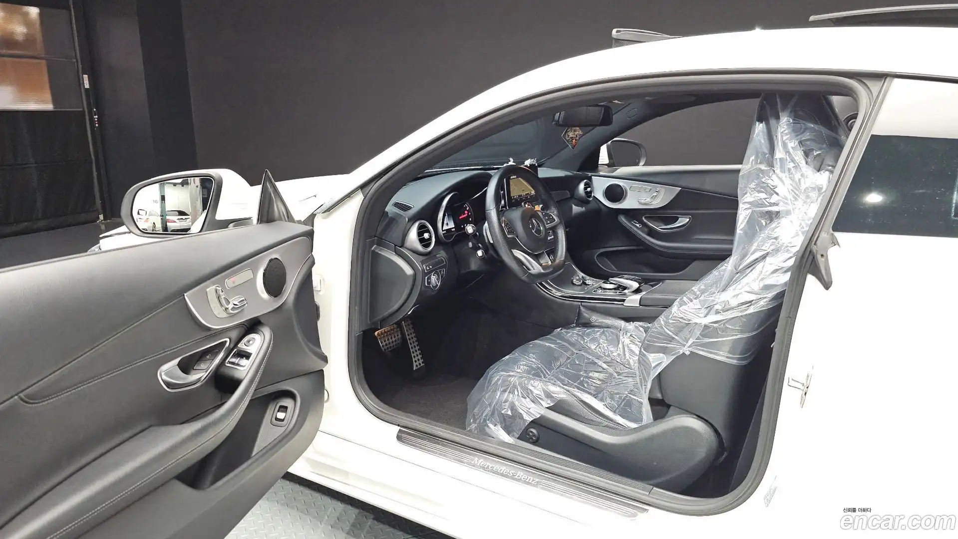C-Class Mercedes-Benz 2018.5-INNER-010