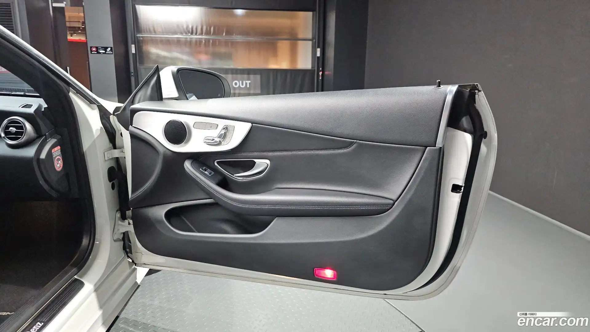C-Class Mercedes-Benz 2018.5-INNER-035