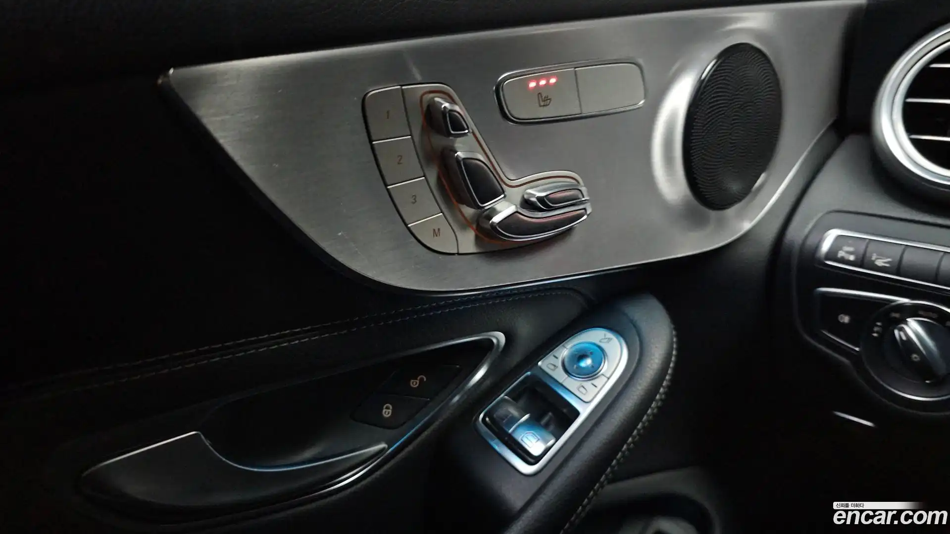 C-Class Mercedes-Benz 2018.5-OPTION-042
