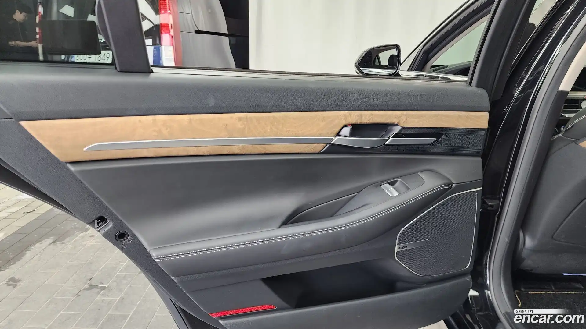 G90 Genesis 2021.1-INNER-035