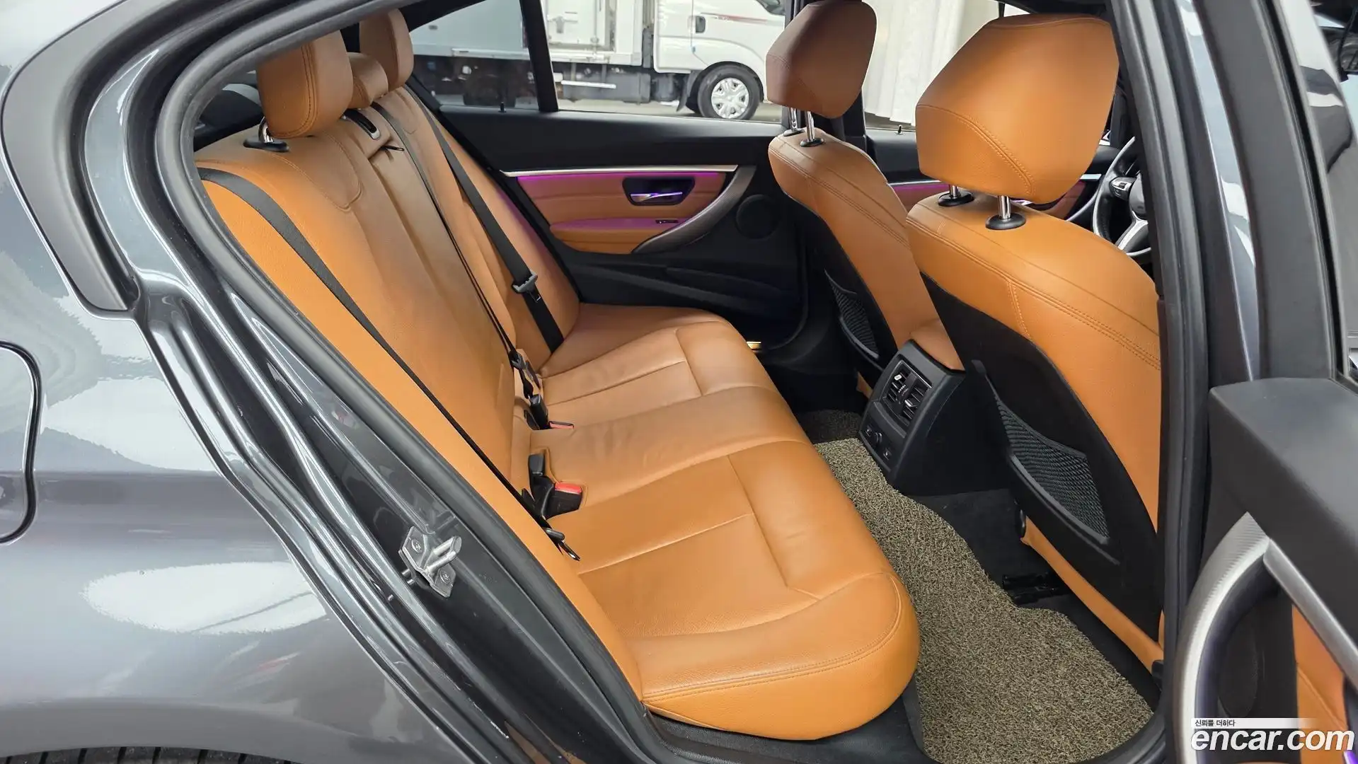 3-Series BMW 2018.3-OPTION-016