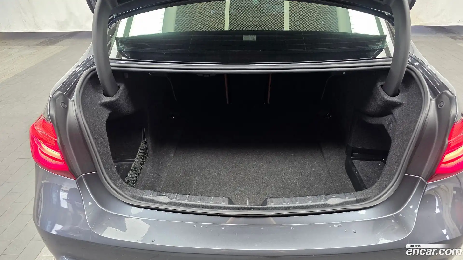 3-Series BMW 2018.3-OPTION-024