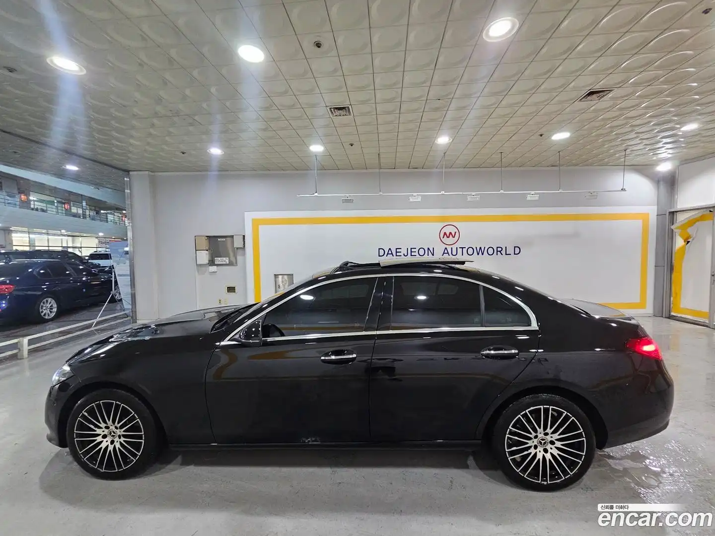 C-Class Mercedes-Benz 2024.10-OUTER-004