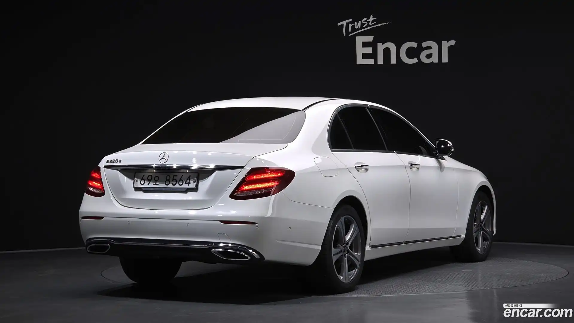 E-Class Mercedes-Benz 2019.7-OUTER-002