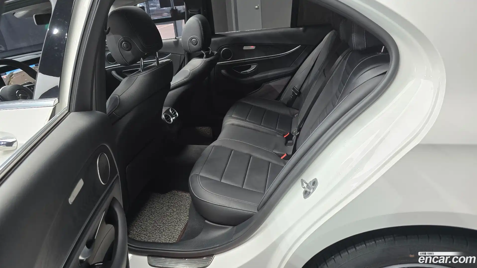 E-Class Mercedes-Benz 2019.7-OPTION-016