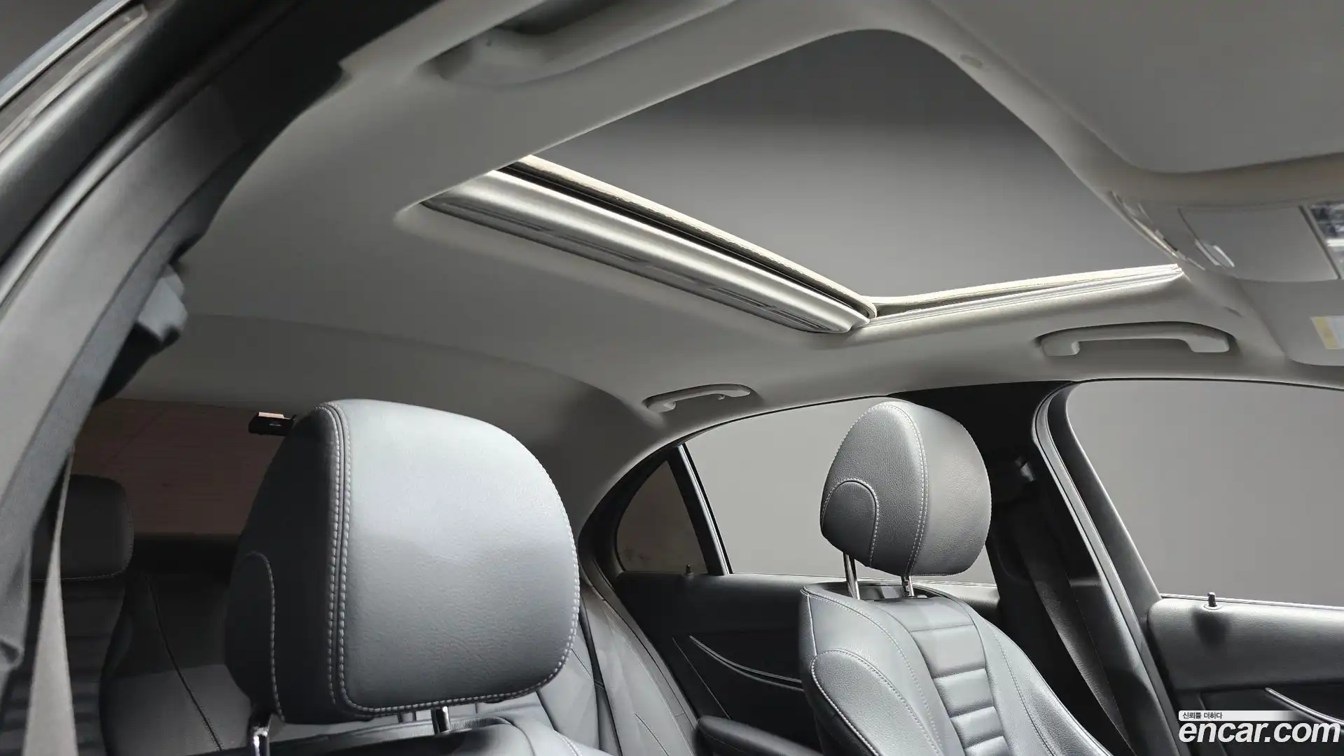 E-Class Mercedes-Benz 2019.7-OPTION-023