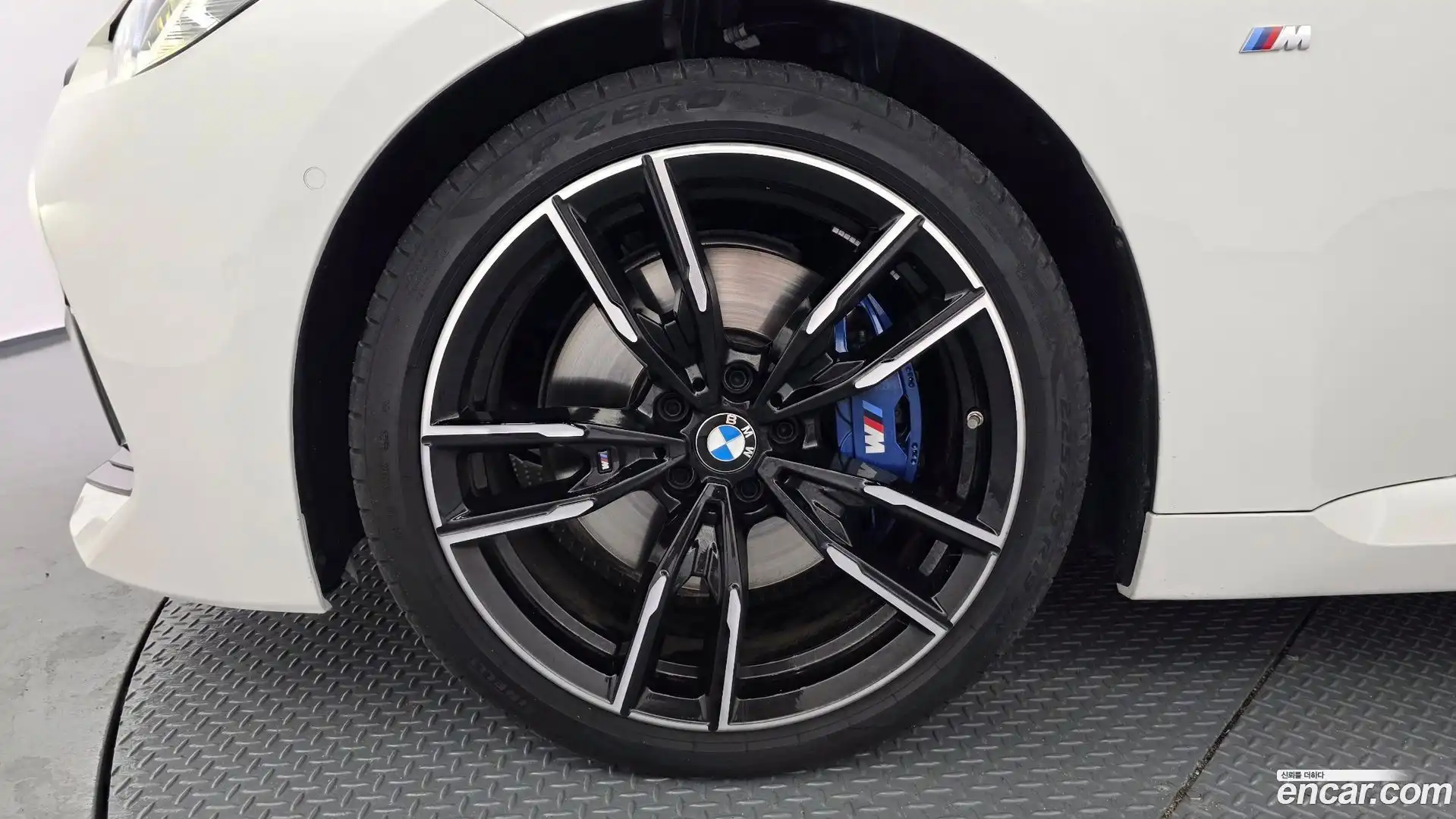 2-Series BMW 2025.7-OUTER-005