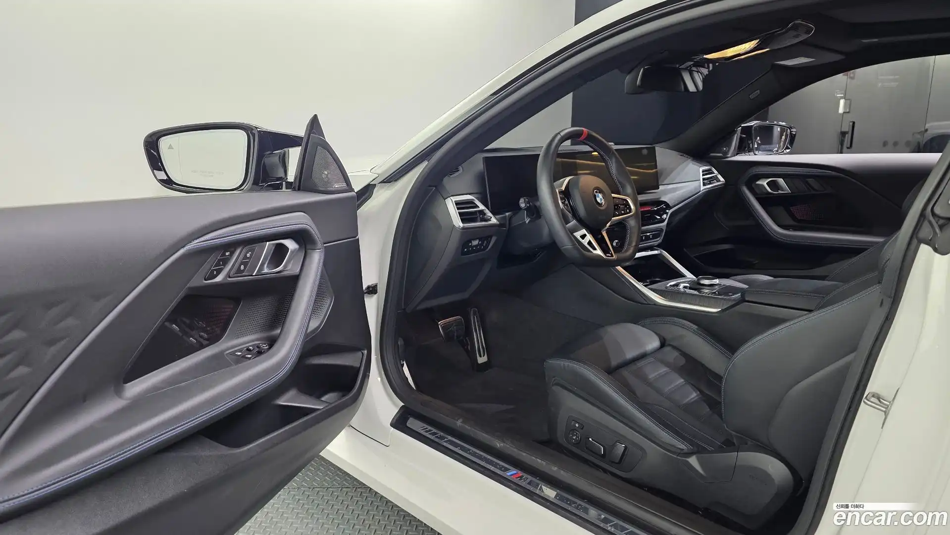 2-Series BMW 2025.7-INNER-010