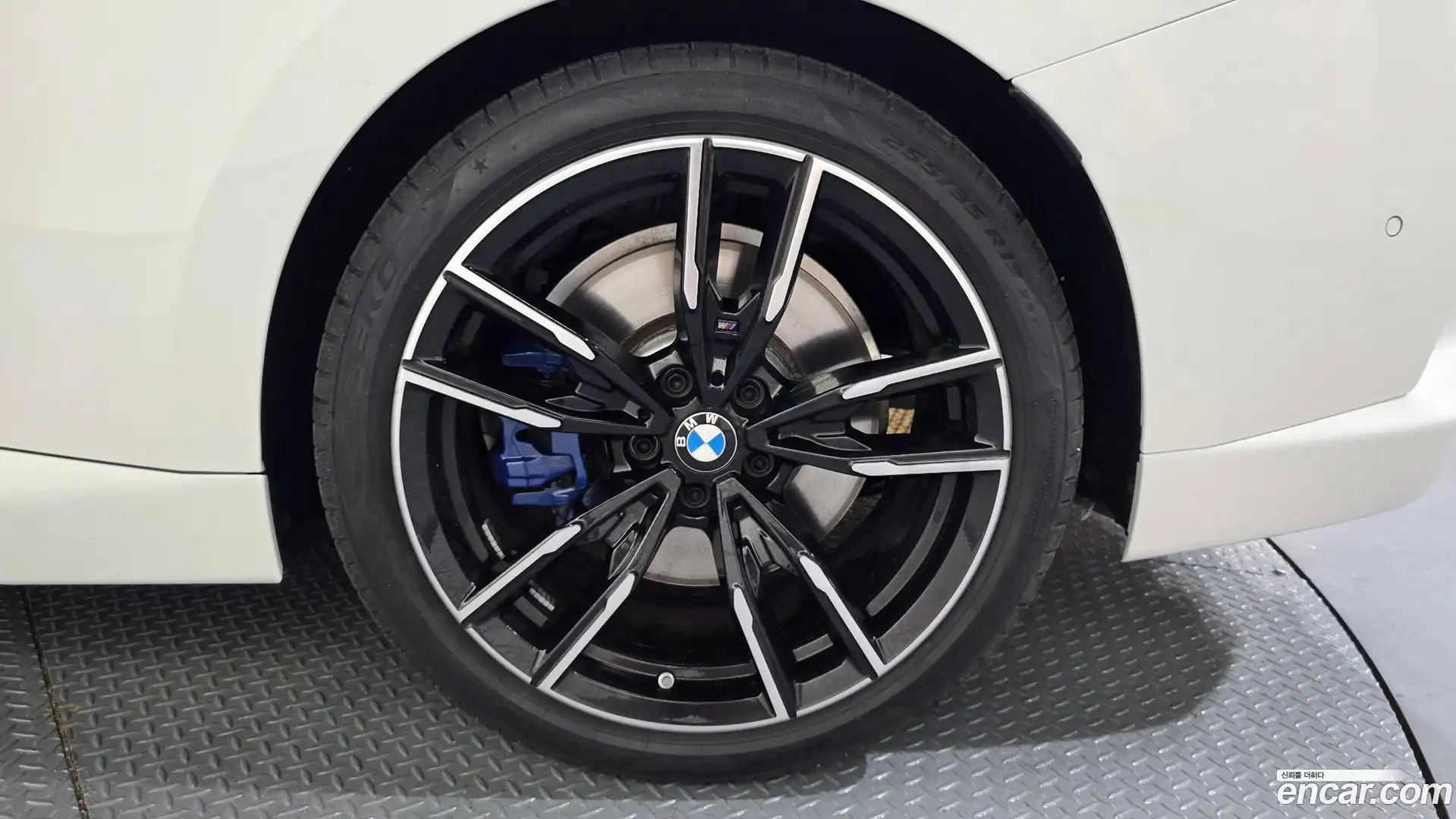 2-Series BMW 2025.7-OUTER-031