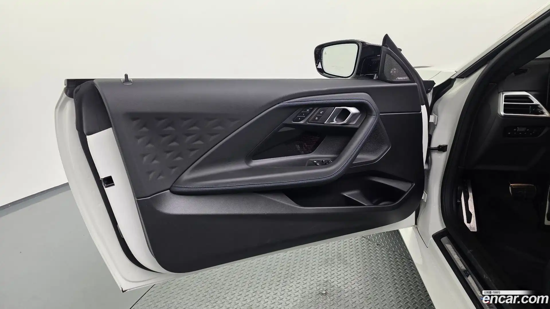 2-Series BMW 2025.7-INNER-034