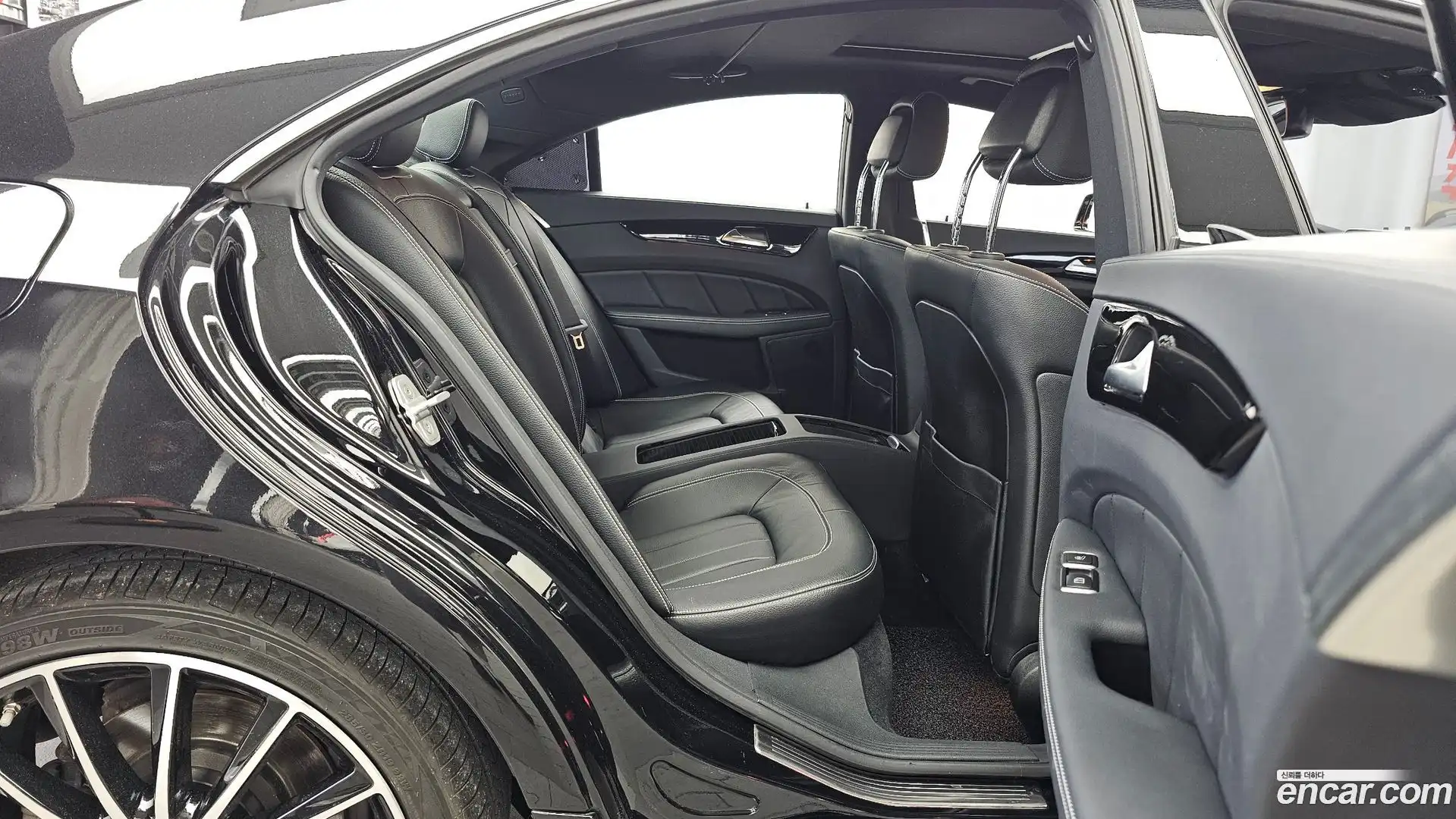 CLS-Class Mercedes-Benz 2017.8-OPTION-016