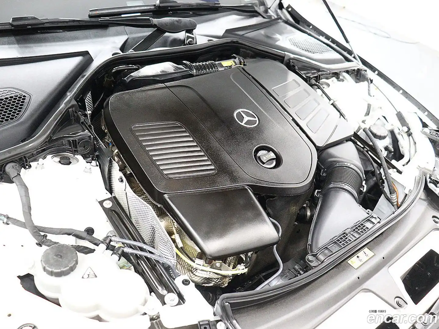 E-Class Mercedes-Benz 2024.10-OPTION-017