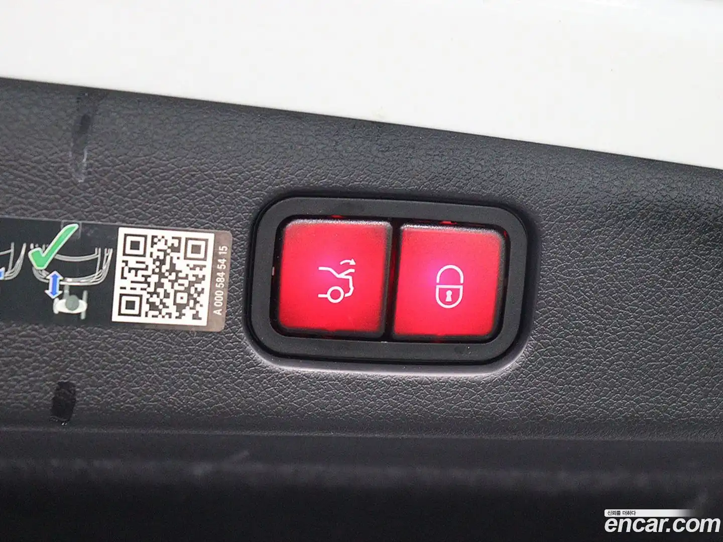 E-Class Mercedes-Benz 2024.10-OPTION-020