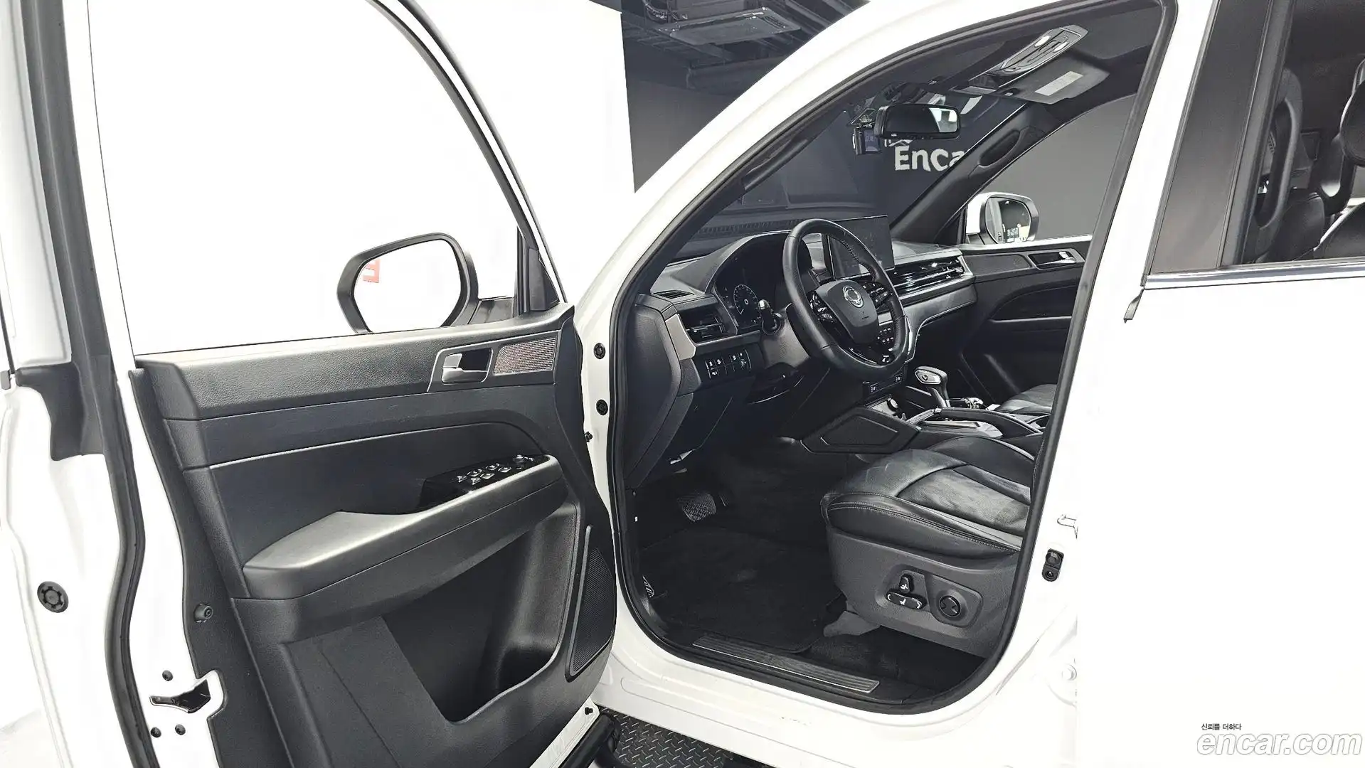 Rexton KG Mobility 2024.2-INNER-010