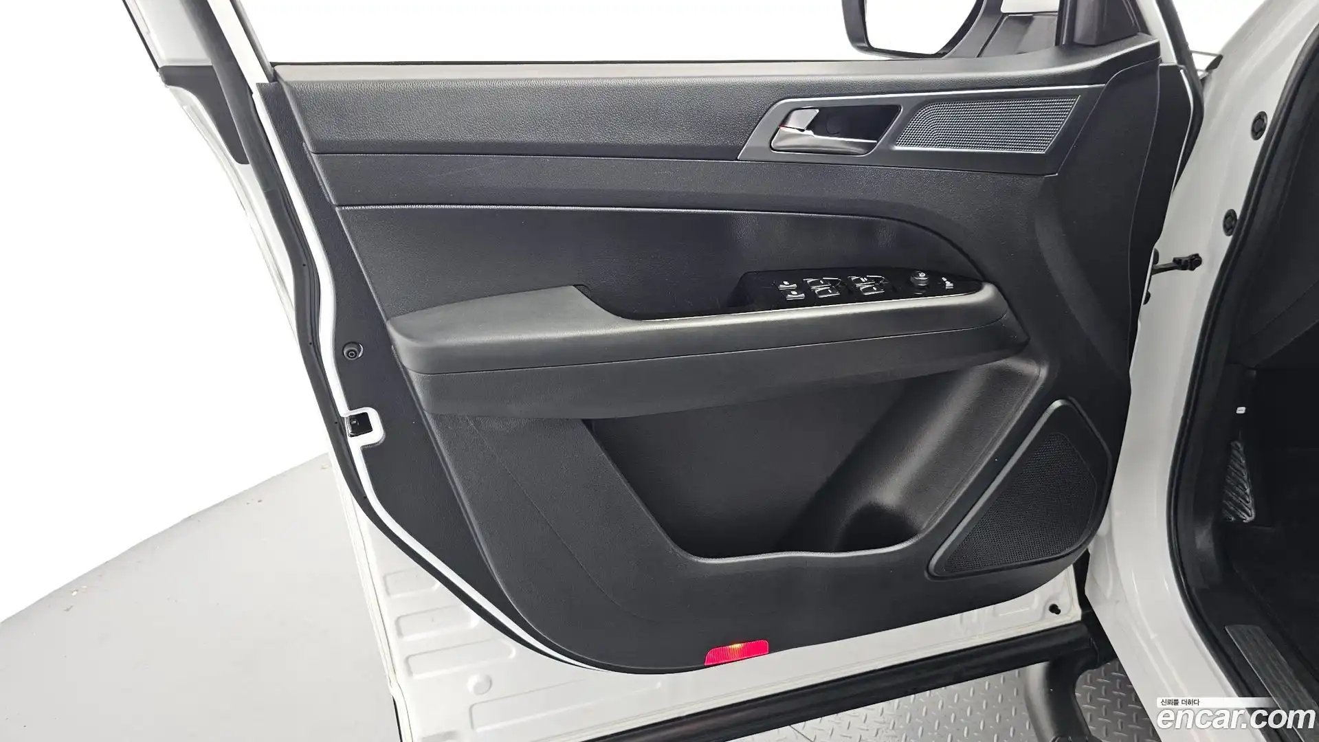 Rexton KG Mobility 2024.2-INNER-034