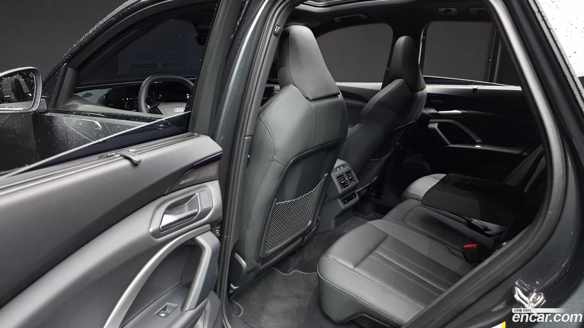 Q5 Audi 2025.11-OPTION-015