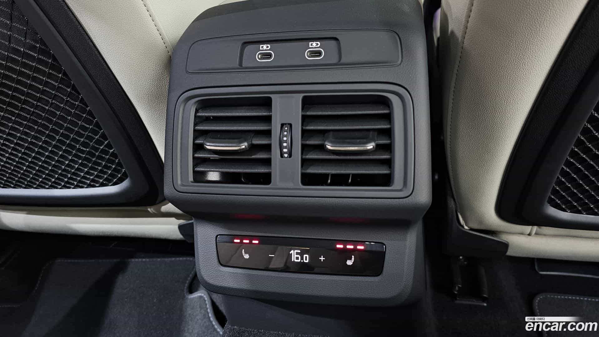 Q5 Audi 2025.9-OPTION-022