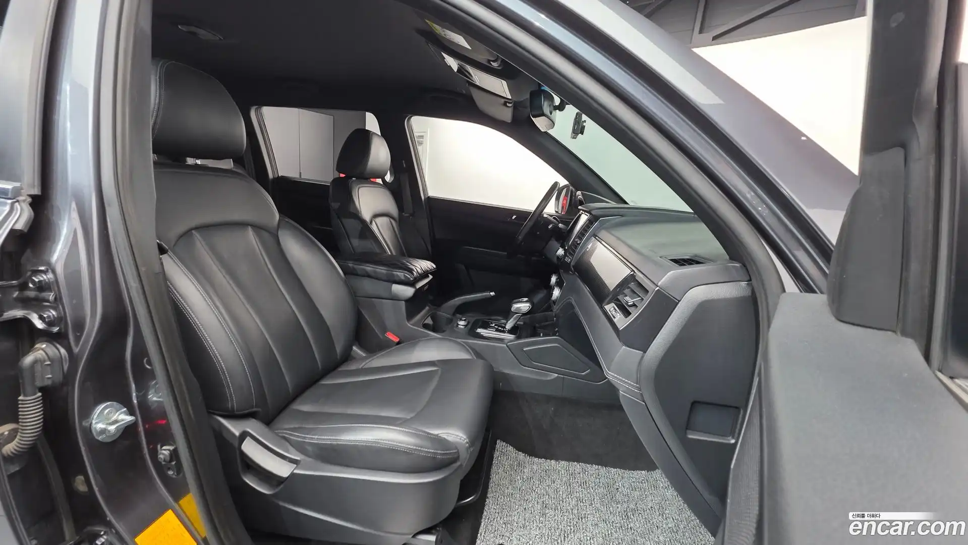 Rexton KG Mobility 2020.11-INNER-010