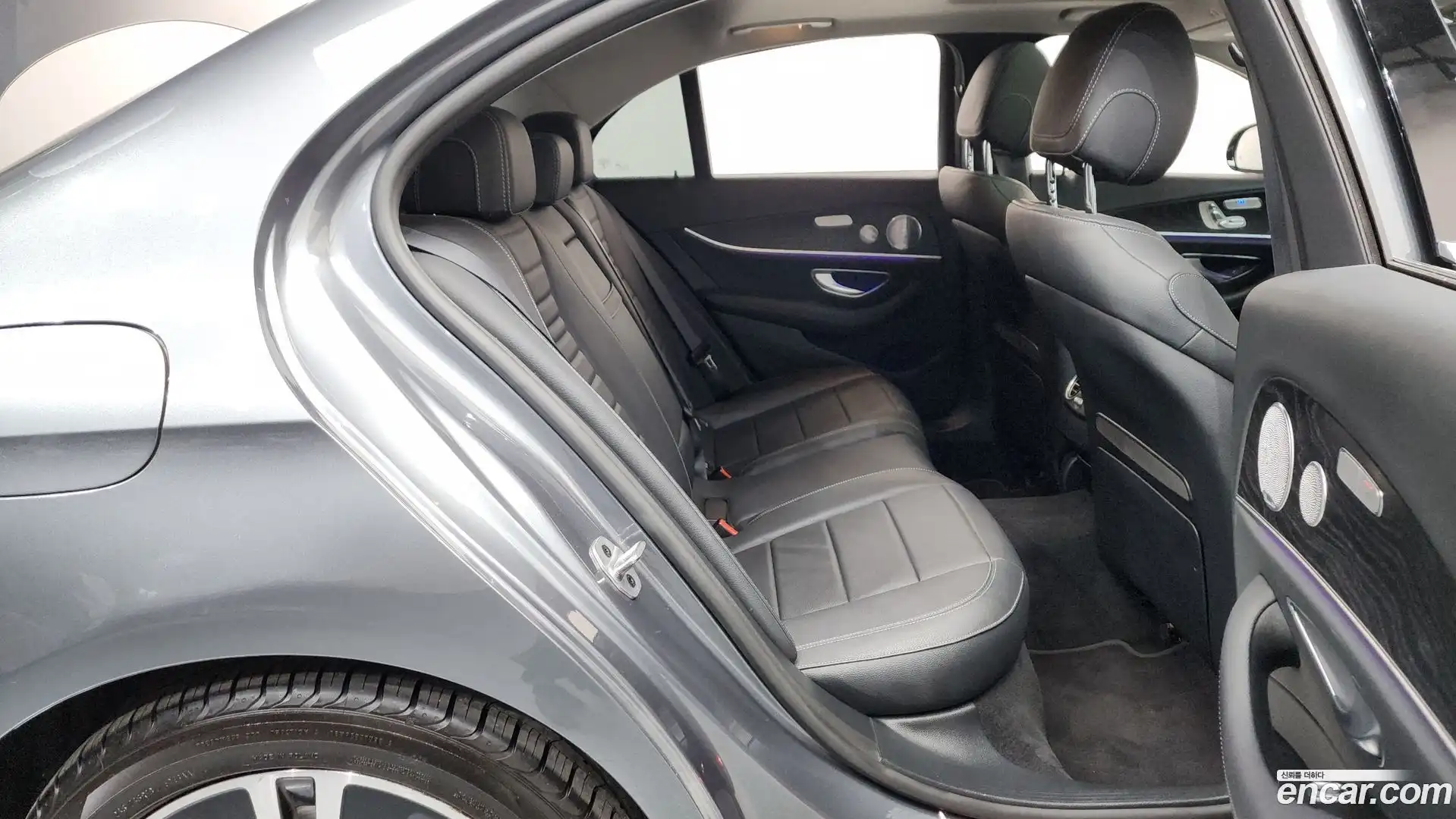 E-Class Mercedes-Benz 2020.3-OPTION-015