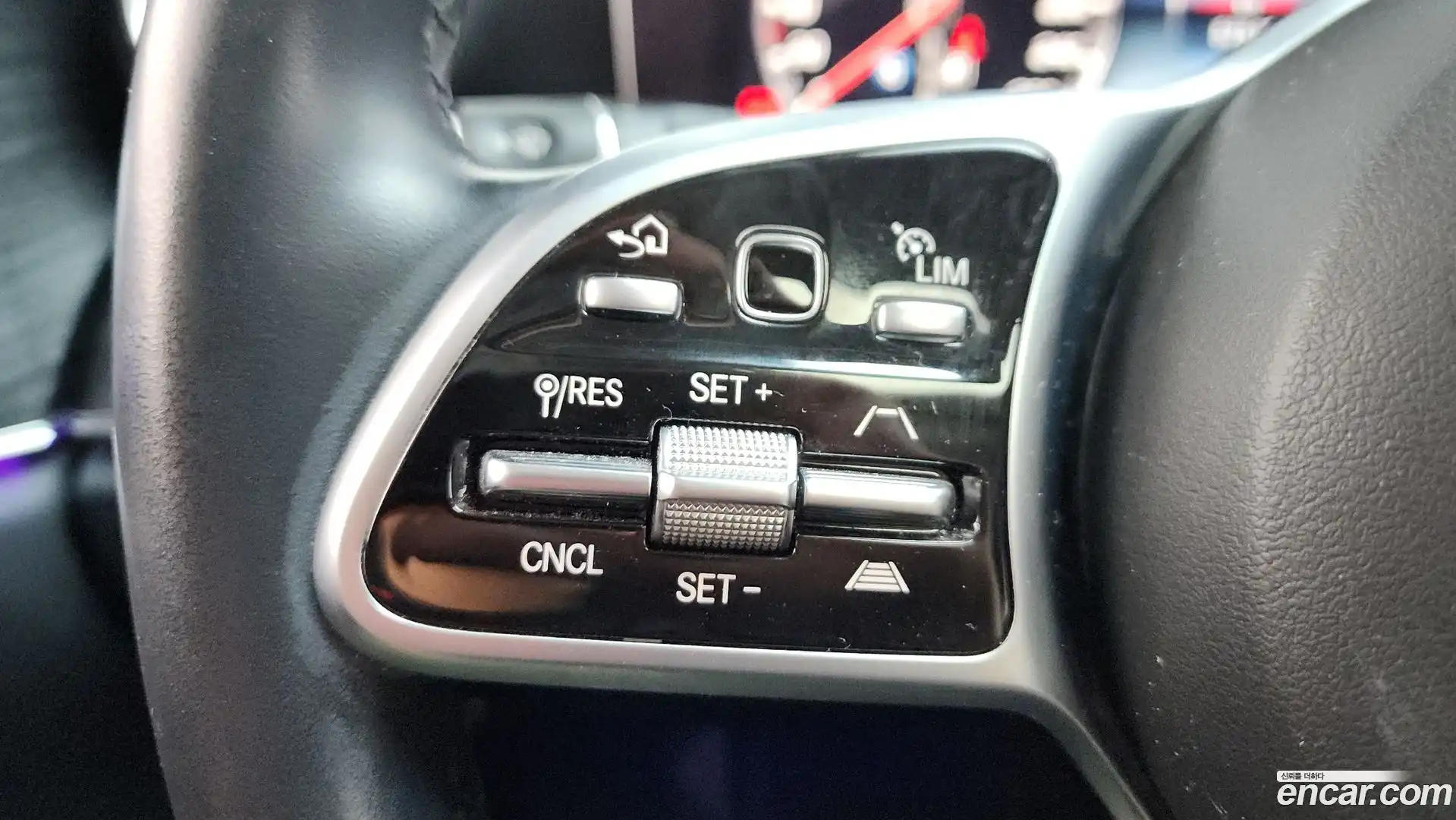E-Class Mercedes-Benz 2020.3-OPTION-021